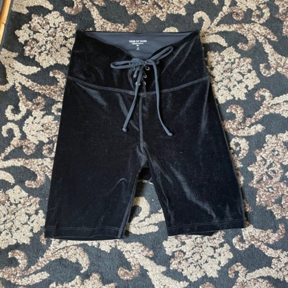 Black Velvet Tie-up Biker Short - Picture 3 of 3